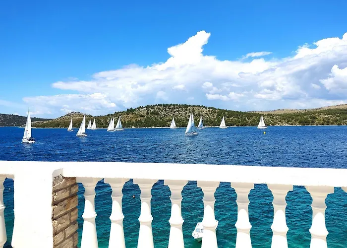 Seaside House Sparadici, Sibenik - 24313 בית נופש